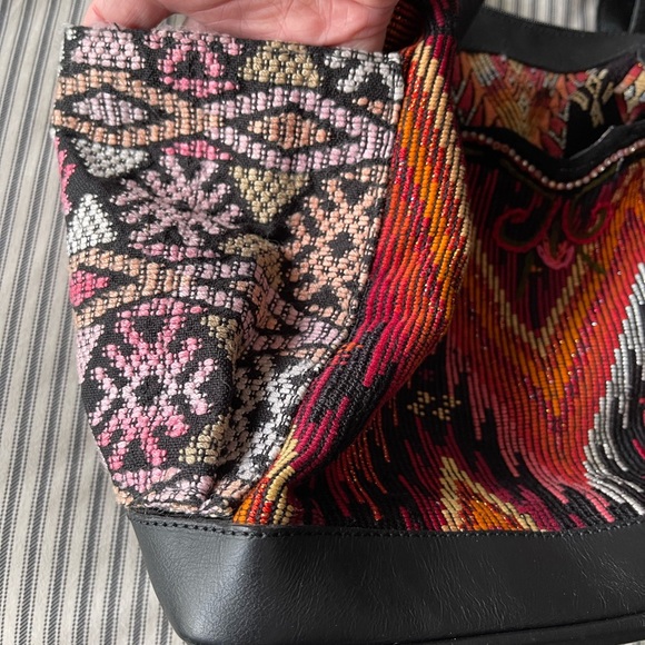 DC Bags mini-bumblebee convertible day bag - Picture 5 of 8